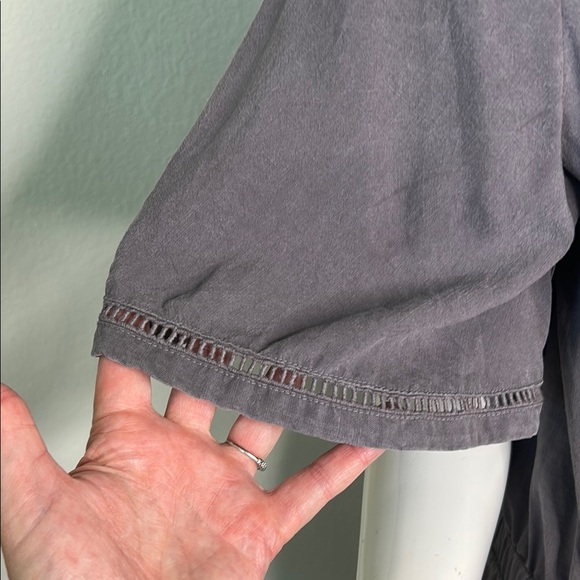 Cloth & Stone Gray Jumpsuit with V-Neck and Tapered Legs - Picture 5 of 16